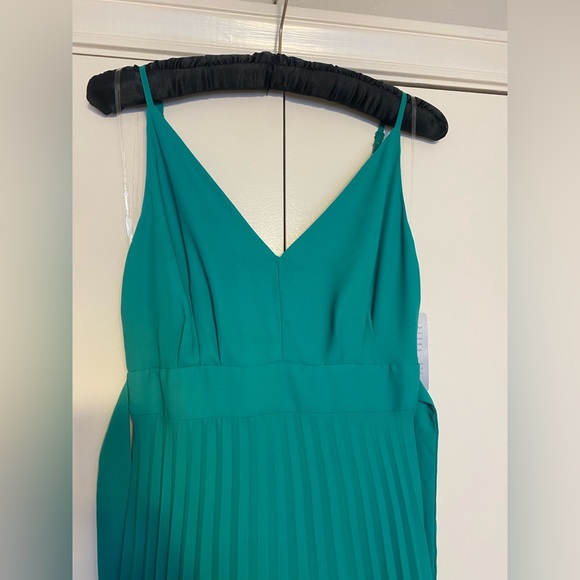 NWT Kenedik Green Maxi Dress- size small - Picture 5 of 10